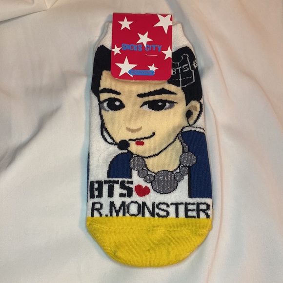 SOCKS CITY BTS Socks - Picture 3 of 10